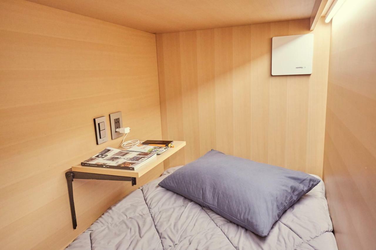 Hostel The Capsule Myeongdong *